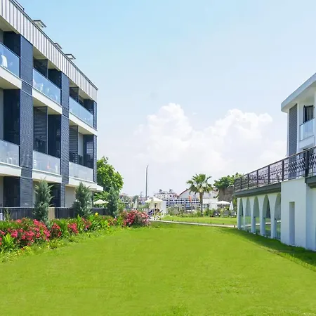 Square Hotel 4*