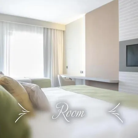 Hotel Square 4*