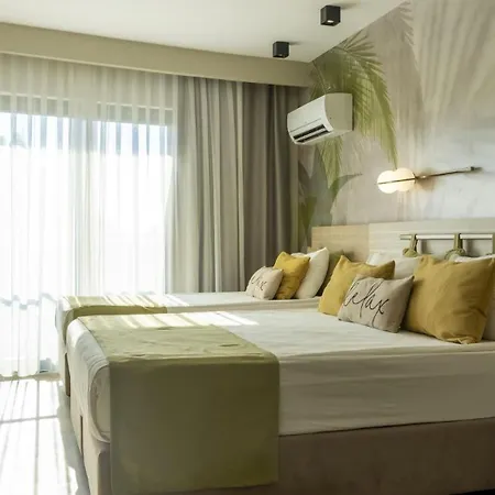 Square Hotel 4*