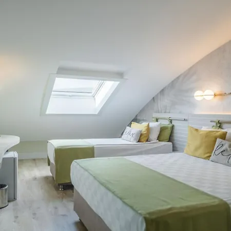 Square Hotel 4*