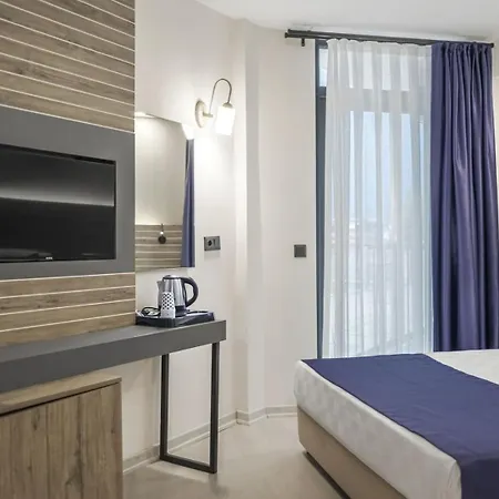 Square Hotel