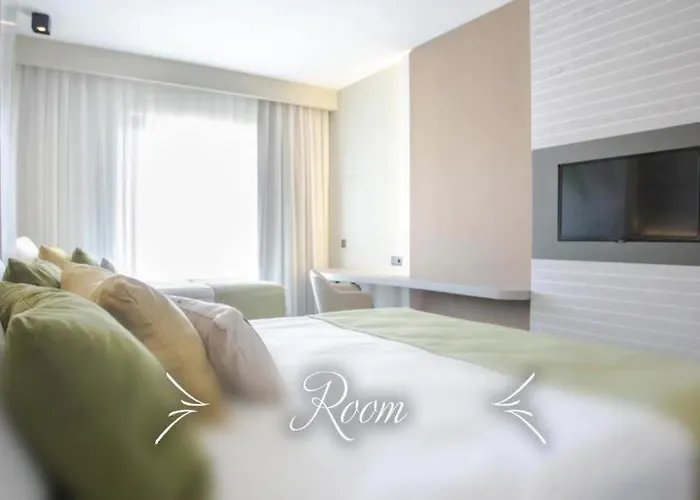 Ξενοδοχείο Square 4*