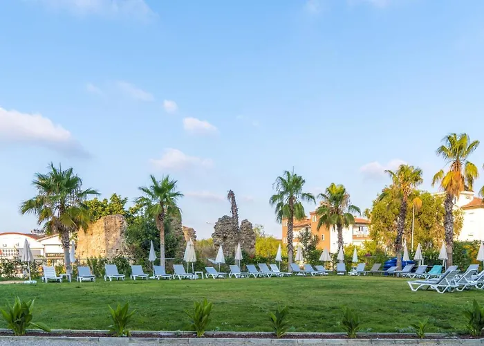 Ξενοδοχείο Square 4*