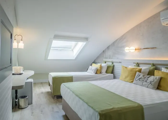 Square Ξενοδοχείο 4*