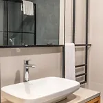 Square فندق